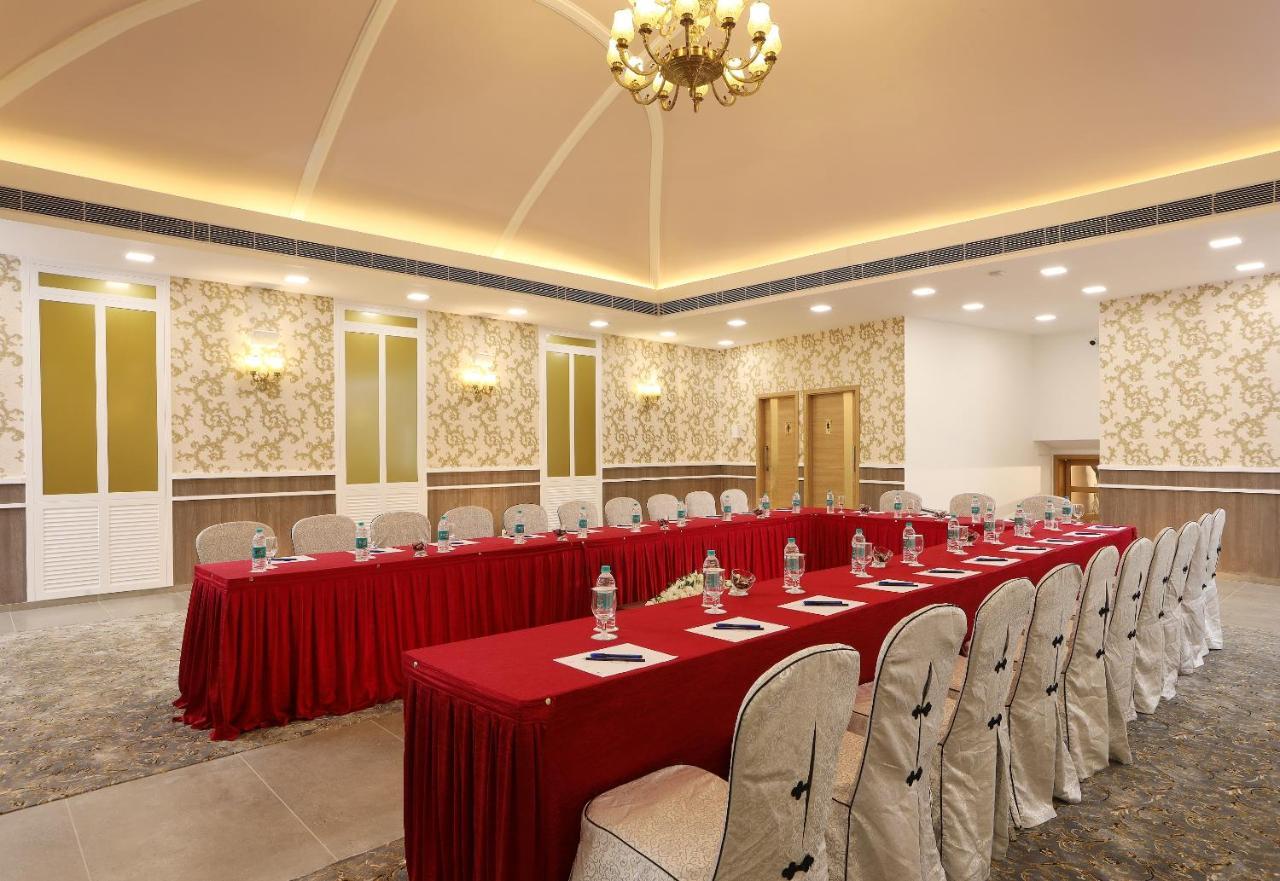 Отель Flora Charishma Residency Aluva Коччи Экстерьер фото